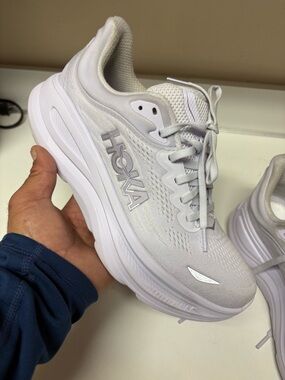 Hoka Women's light purple color size 9.5 Athletic Sneaker - Breathable Mesh